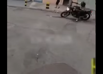 Persecución en moto tan intensa que hasta un perro intentó intervenir part2