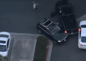 Persecuciones policiales de alta velocidad más brutales 🚓💨-Ver la parte 2 en los comentarios_part2