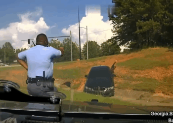 Las persecuciones policiales más brutales a alta velocidad captadas por cámaras de salpicadero 🚓💥_part2