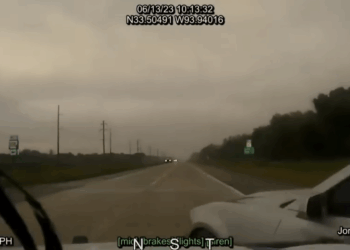 Persecuciones policiales de alta velocidad más brutales 🚓💨(11)-Ver la parte 2 en los comentarios_part2