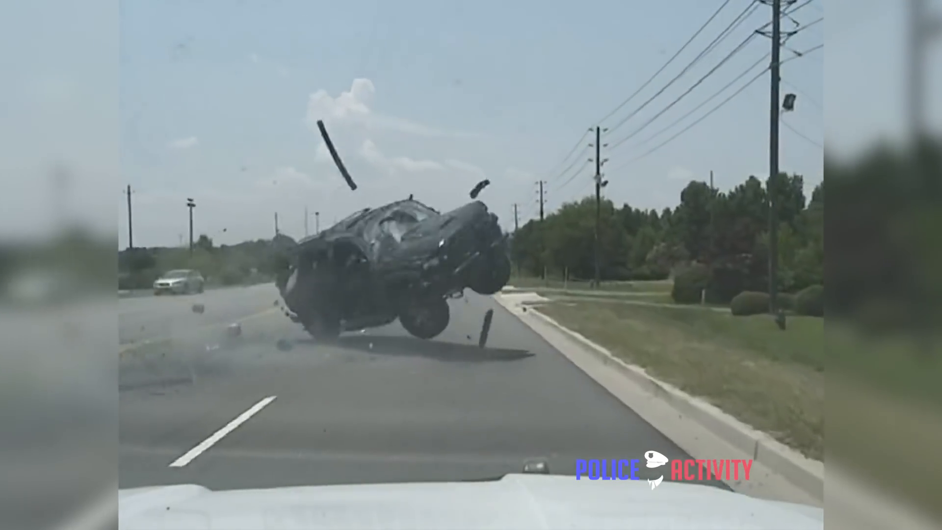 Una mujer resulta herida tras el vuelco de su vehículo durante una persecución intensa part2