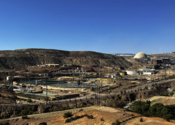 Vivir junto a una mina de cobre aumenta el riesgo de parto prematuro extremo y malformaciones fetales