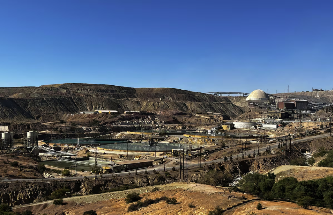 Vivir junto a una mina de cobre aumenta el riesgo de parto prematuro extremo y malformaciones fetales