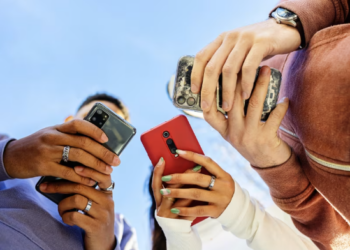 Nearly a third of American teens interact with AI chatbots daily, study finds