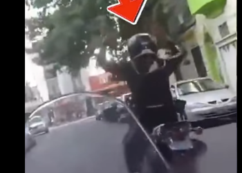 Sin papeles ni casco y con objetos sospechosos en su poder part2