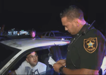 T1201005 ¡No es mío! Temporada Episodio Vida Policial  part2