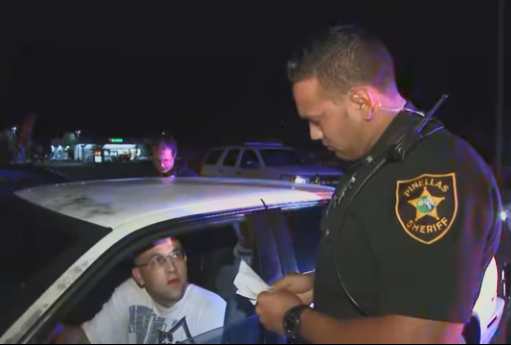 T1201005 ¡No es mío! Temporada Episodio Vida Policial  part2