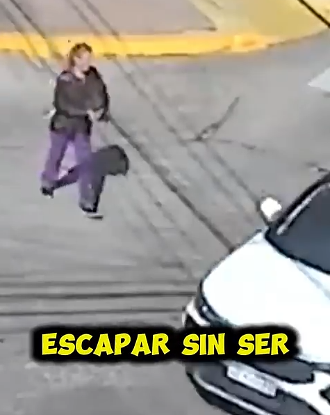 Se lleva algo de una fuente pública creyendo que nadie lo vería part2