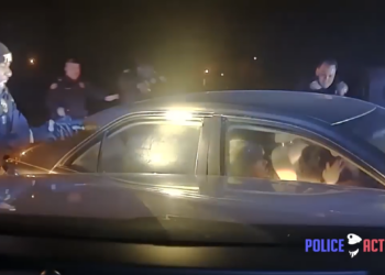 Dashcam registra el final de una persecución policial de alta tensión en Arkansas part2