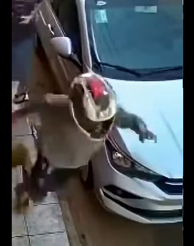 Dupla de Policiais de Folga REAGE Assalto em Bar! #crime part2