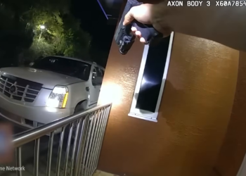 T0417008 Cuando La Policía Se Enfrenta Con Glotones En La Comida Rápida part2