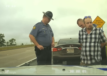 T0415004 Cuando Los Policías Hacen Un Descubrimiento Entre Un Millón part2