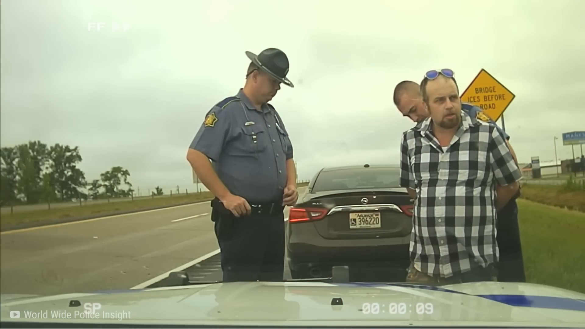 T0415004 Cuando Los Policías Hacen Un Descubrimiento Entre Un Millón part2