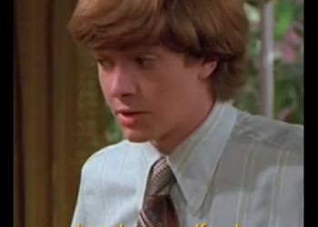 T3808 Grandma loves Fez #that70sshow part2